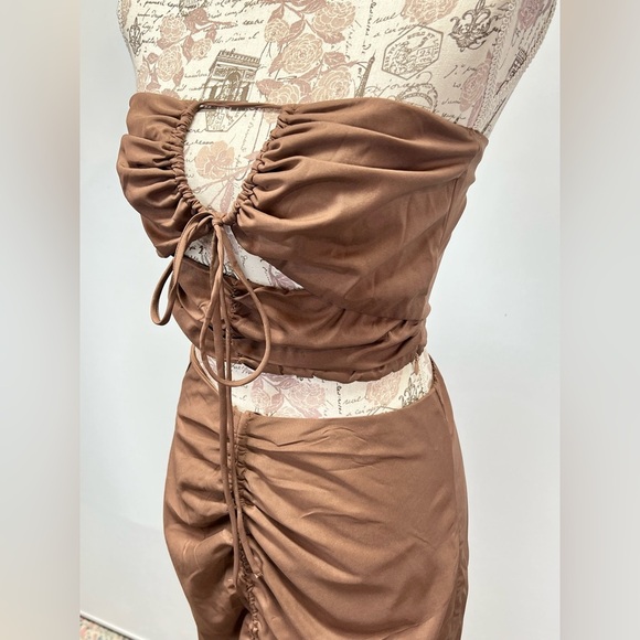 PRINCESS POLLY Brown strapless ruched cutout top and maxi skirt size 6. - Picture 2 of 14